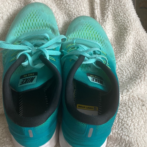 Nike running shoes. Free Run - Picture 2 of 3